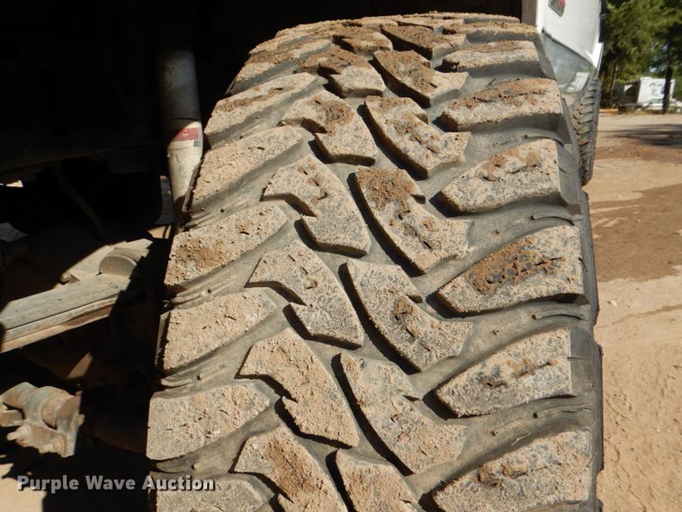 image for item DH5280 2004 Ford F350 Super Duty XLT Crew Cab pickup truck