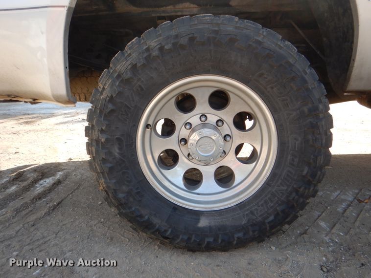 image for item DH5280 2004 Ford F350 Super Duty XLT Crew Cab pickup truck