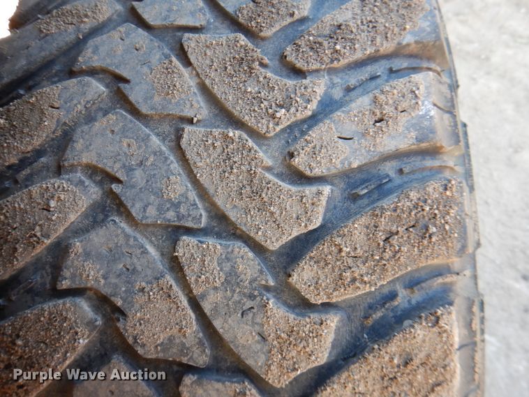 image for item DH5280 2004 Ford F350 Super Duty XLT Crew Cab pickup truck