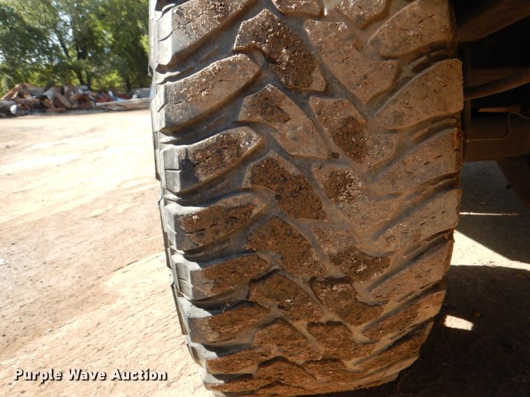 image for item DH5280 2004 Ford F350 Super Duty XLT Crew Cab pickup truck