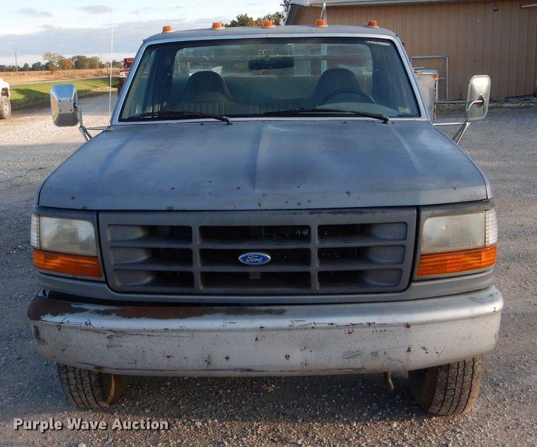 image for item DH6237 1996 Ford F350 XL utility bed pickup truck