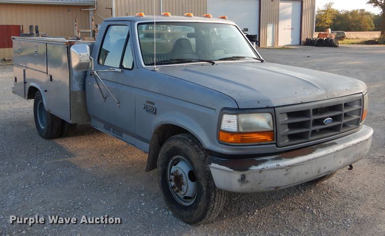 image for item DH6237 1996 Ford F350 XL utility bed pickup truck