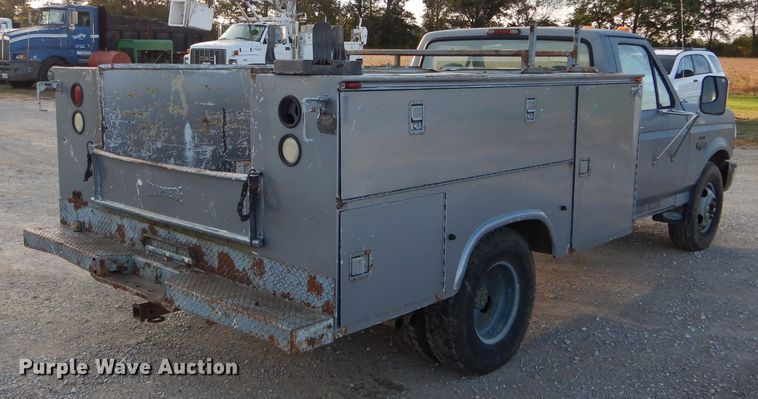 image for item DH6237 1996 Ford F350 XL utility bed pickup truck