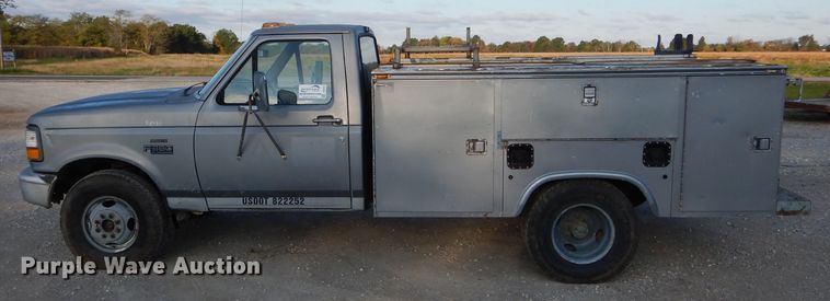 image for item DH6237 1996 Ford F350 XL utility bed pickup truck