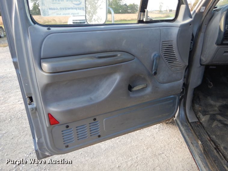 image for item DH6237 1996 Ford F350 XL utility bed pickup truck