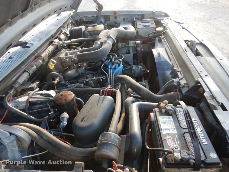 image for item DH6237 1996 Ford F350 XL utility bed pickup truck