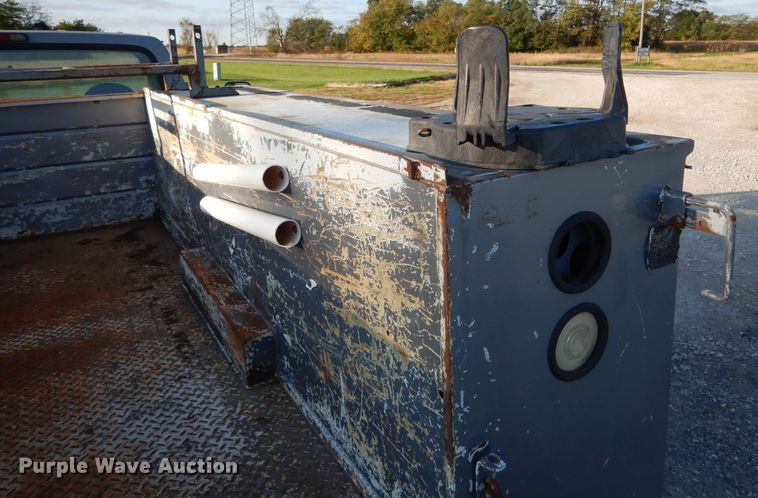 image for item DH6237 1996 Ford F350 XL utility bed pickup truck