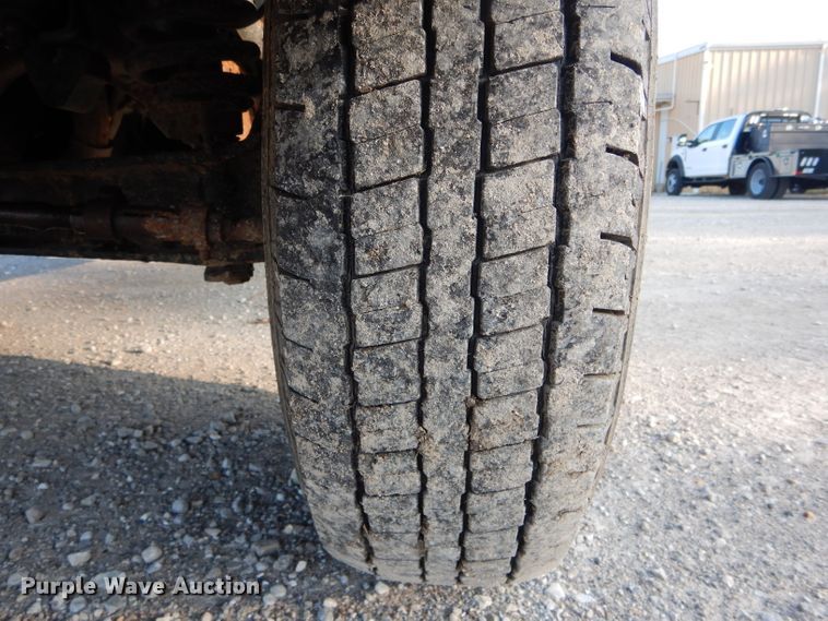 image for item DH6237 1996 Ford F350 XL utility bed pickup truck