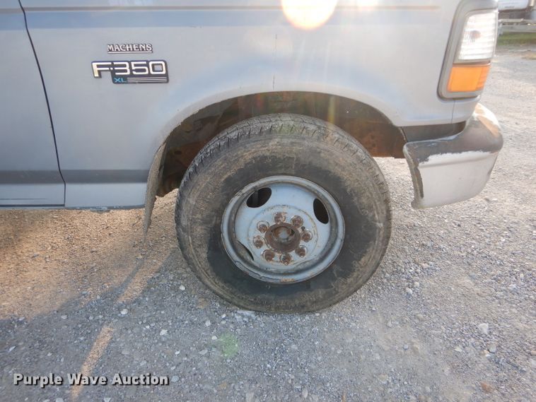 image for item DH6237 1996 Ford F350 XL utility bed pickup truck