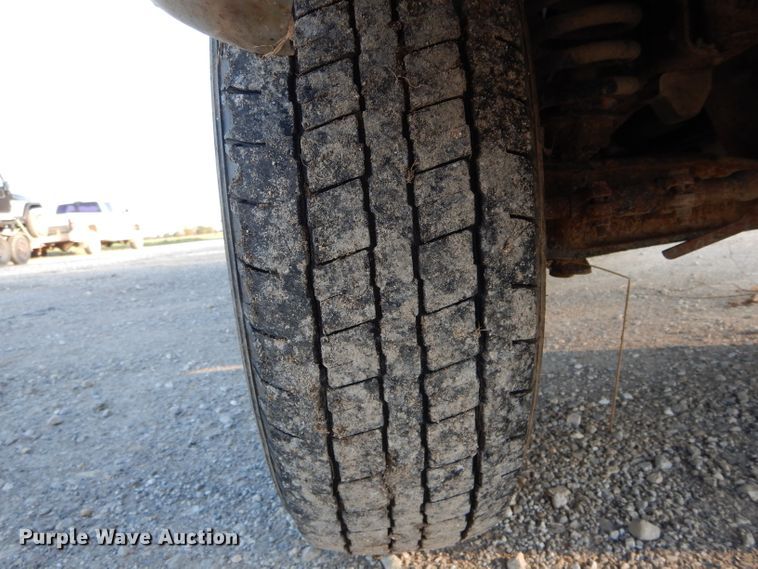 image for item DH6237 1996 Ford F350 XL utility bed pickup truck