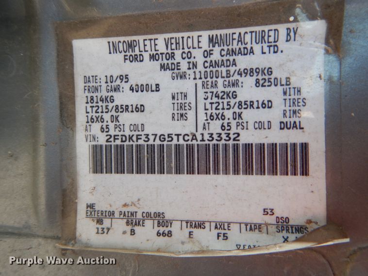 image for item DH6237 1996 Ford F350 XL utility bed pickup truck