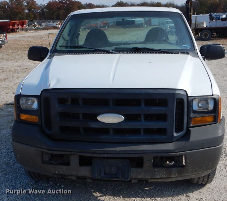image for item DH6787 2006 Ford F250 Super Duty XL pickup truck