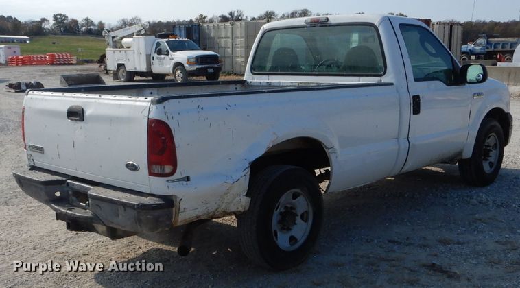 image for item DH6787 2006 Ford F250 Super Duty XL pickup truck
