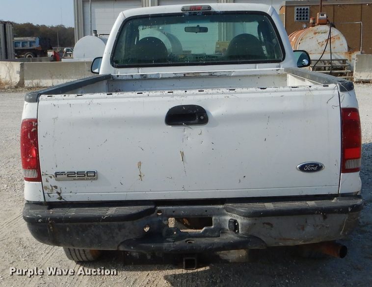 image for item DH6787 2006 Ford F250 Super Duty XL pickup truck
