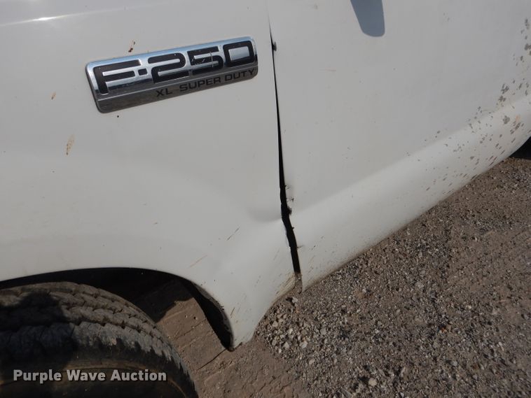 image for item DH6787 2006 Ford F250 Super Duty XL pickup truck