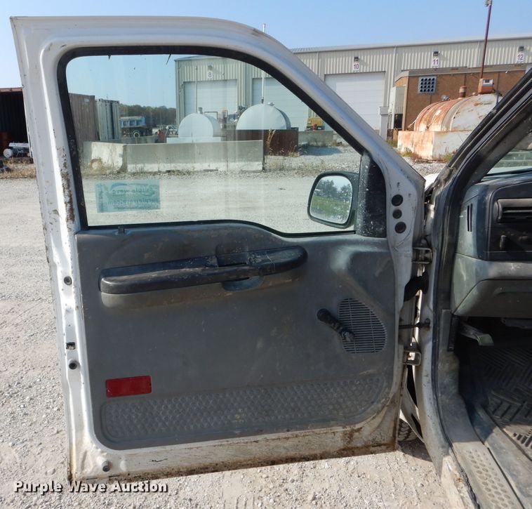 image for item DH6787 2006 Ford F250 Super Duty XL pickup truck