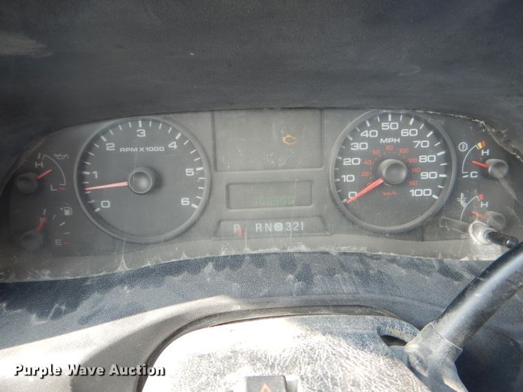 image for item DH6787 2006 Ford F250 Super Duty XL pickup truck