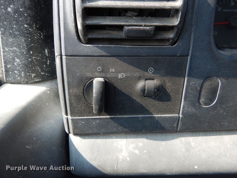 image for item DH6787 2006 Ford F250 Super Duty XL pickup truck