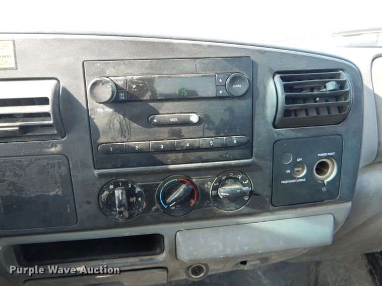 image for item DH6787 2006 Ford F250 Super Duty XL pickup truck