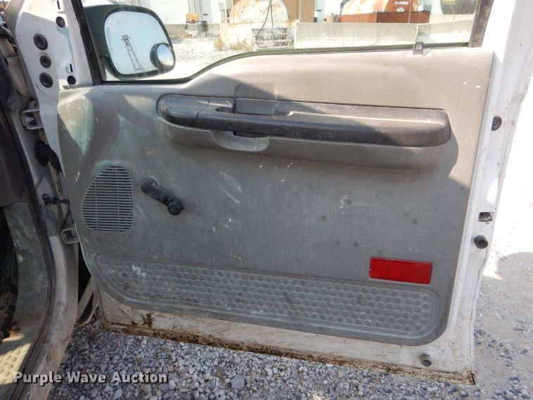 image for item DH6787 2006 Ford F250 Super Duty XL pickup truck