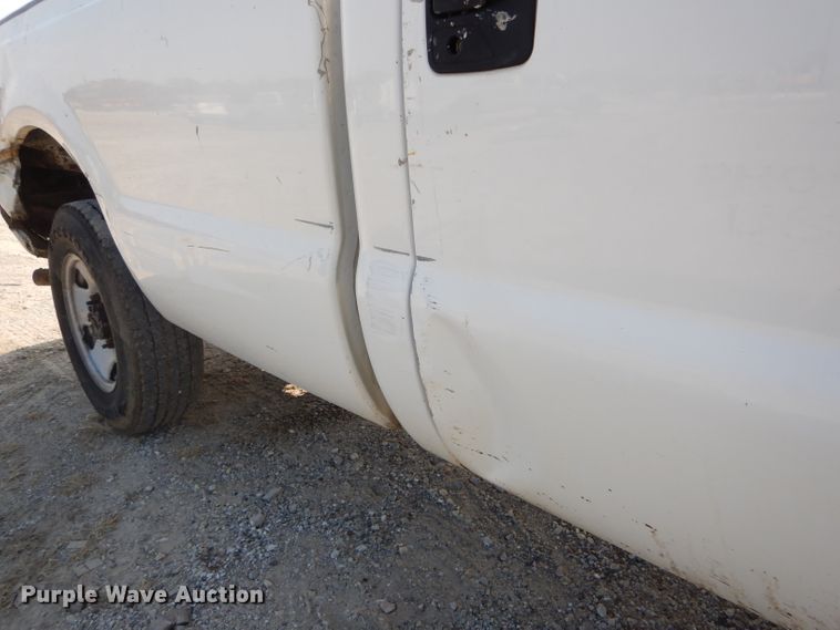 image for item DH6787 2006 Ford F250 Super Duty XL pickup truck