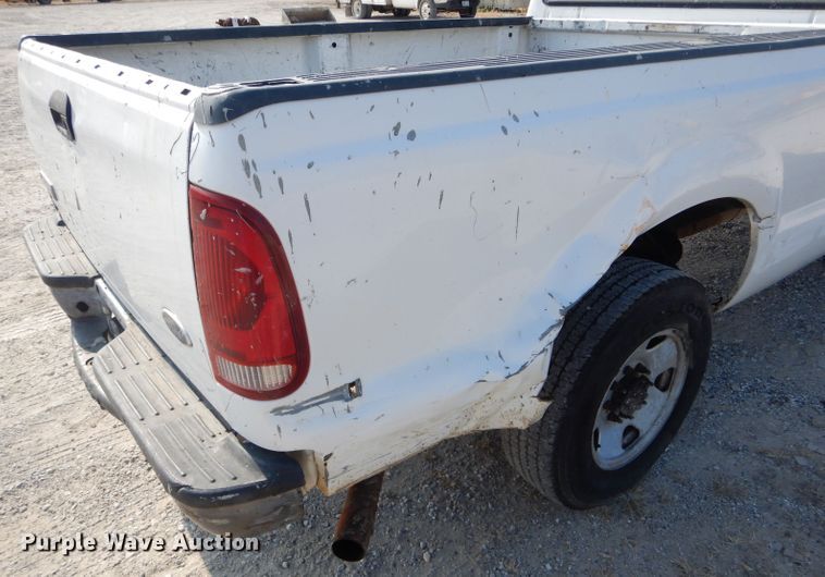 image for item DH6787 2006 Ford F250 Super Duty XL pickup truck