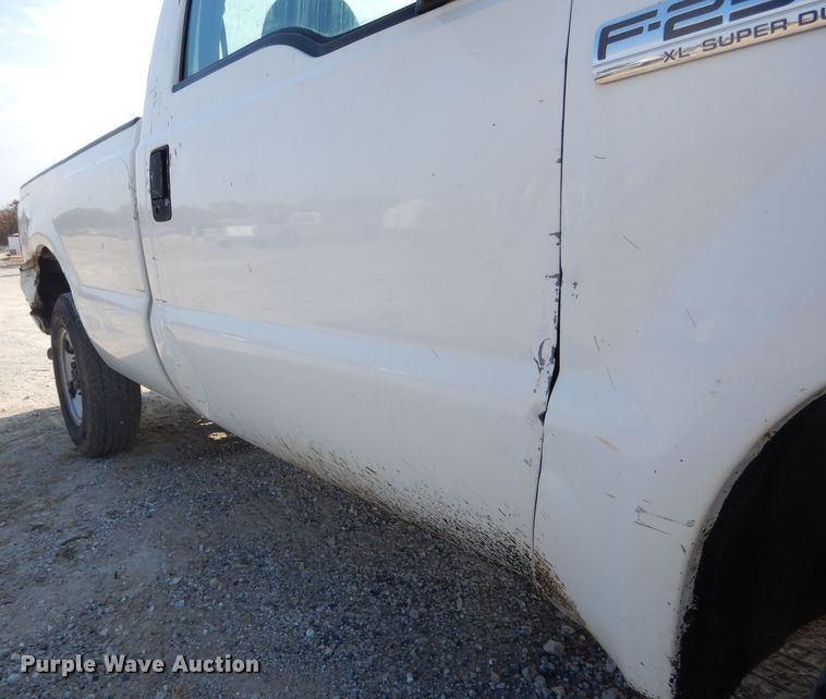 image for item DH6787 2006 Ford F250 Super Duty XL pickup truck