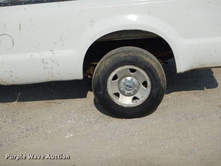 image for item DH6787 2006 Ford F250 Super Duty XL pickup truck