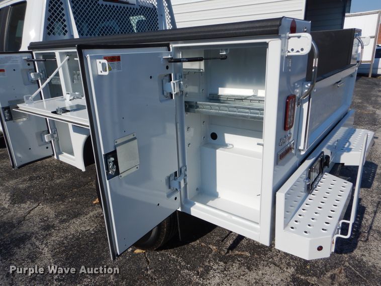 image for item DH6788 Reading CA082SCA313140 utility bed