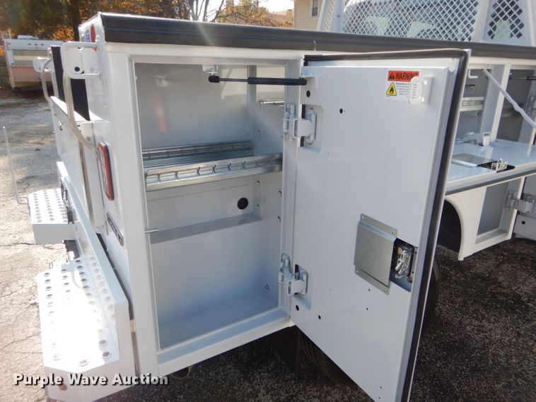 image for item DH6788 Reading CA082SCA313140 utility bed