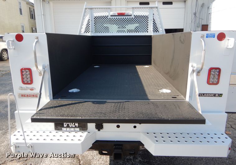 image for item DH6788 Reading CA082SCA313140 utility bed