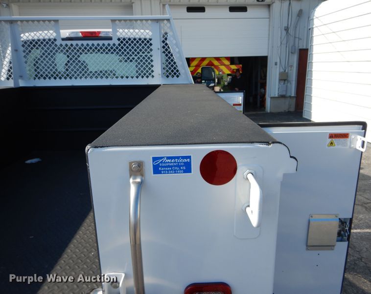 image for item DH6788 Reading CA082SCA313140 utility bed