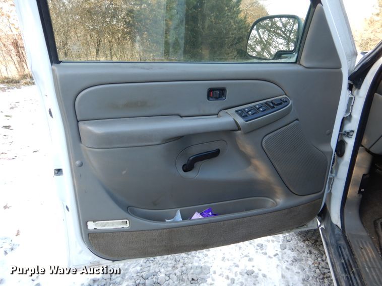 image for item DH6821 2005 Chevrolet Tahoe SUV