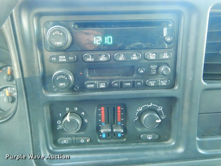 image for item DH6821 2005 Chevrolet Tahoe SUV