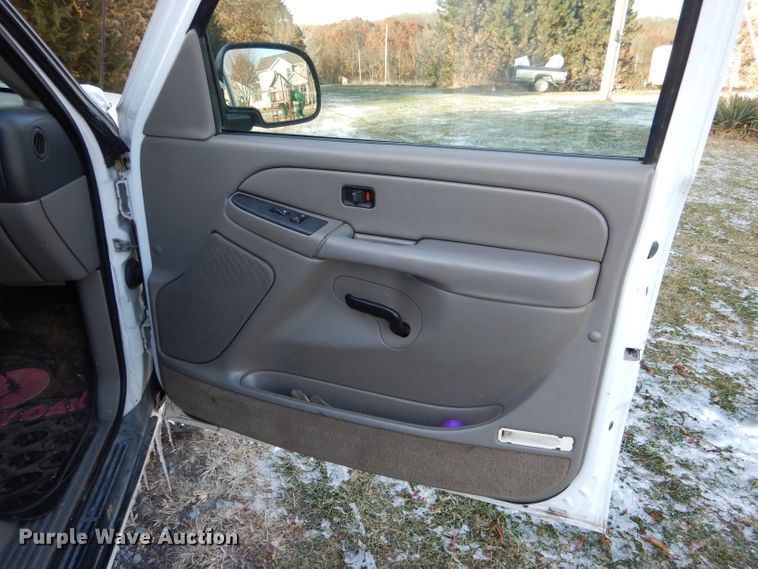 image for item DH6821 2005 Chevrolet Tahoe SUV