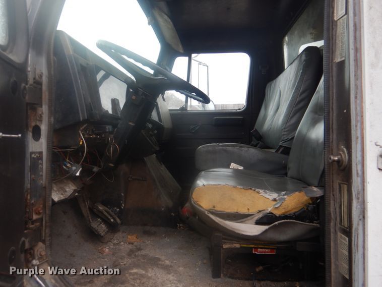 image for item DI2378 1993 International 4900 refuse truck