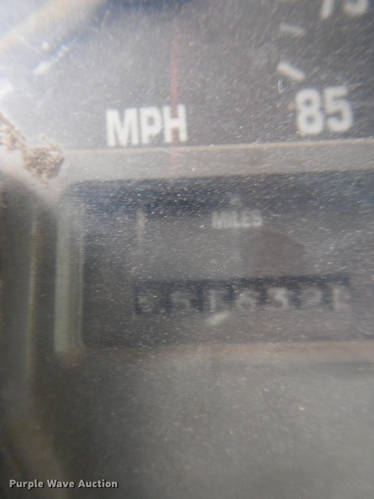 image for item DI2378 1993 International 4900 refuse truck