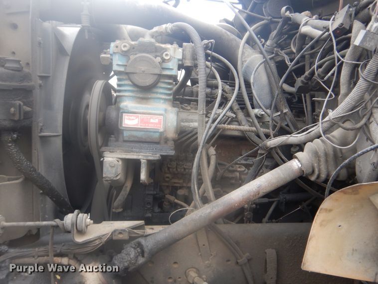 image for item DI2378 1993 International 4900 refuse truck