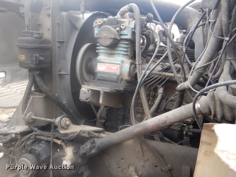 image for item DI2378 1993 International 4900 refuse truck