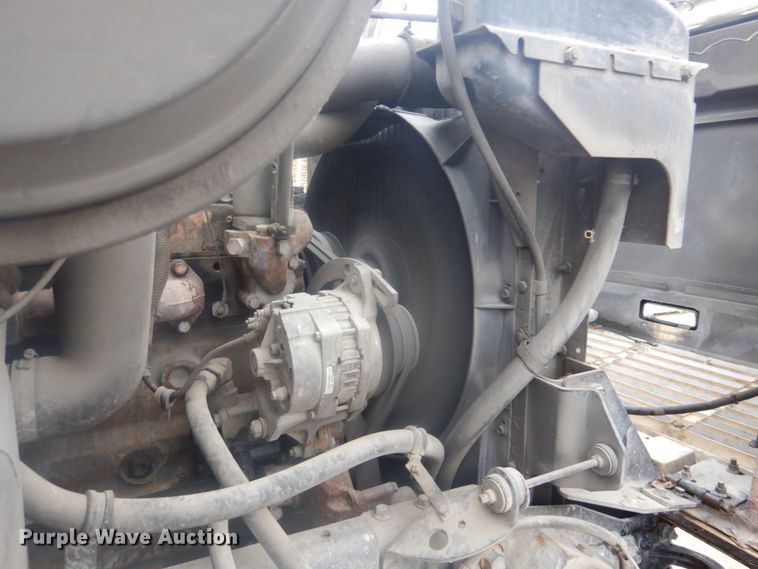 image for item DI2378 1993 International 4900 refuse truck