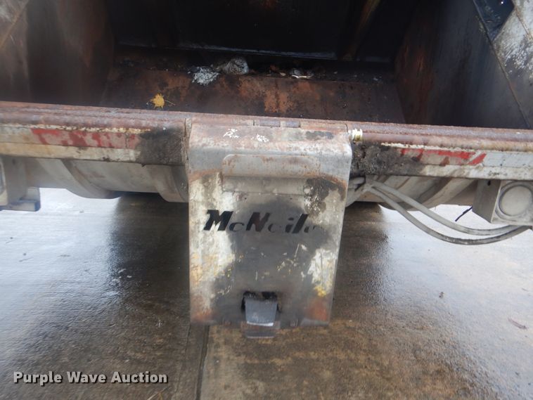 image for item DI2378 1993 International 4900 refuse truck