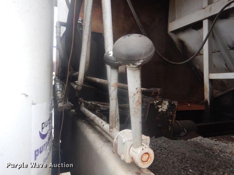 image for item DI2378 1993 International 4900 refuse truck