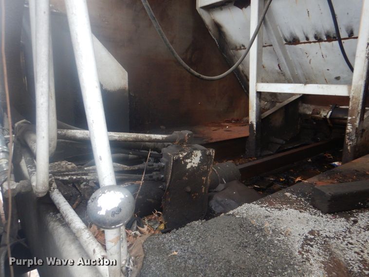 image for item DI2378 1993 International 4900 refuse truck