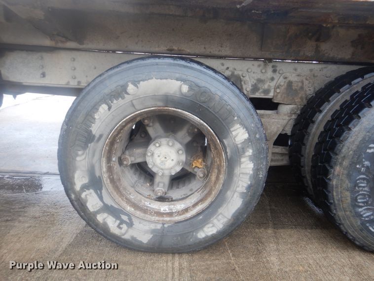 image for item DI2378 1993 International 4900 refuse truck