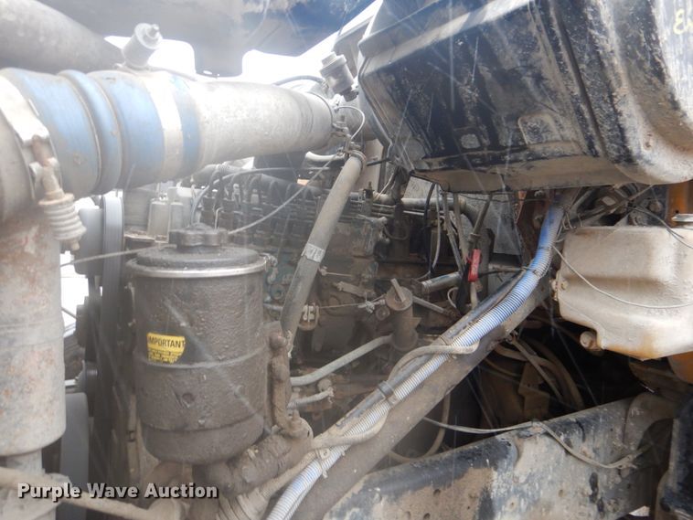 image for item DI2379 1996 International 2554 refuse truck