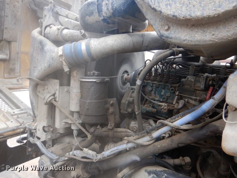 image for item DI2379 1996 International 2554 refuse truck