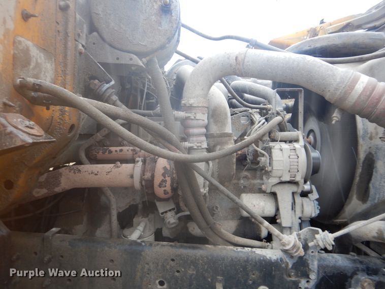 image for item DI2379 1996 International 2554 refuse truck