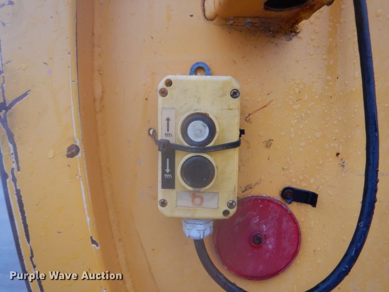 image for item DI2379 1996 International 2554 refuse truck