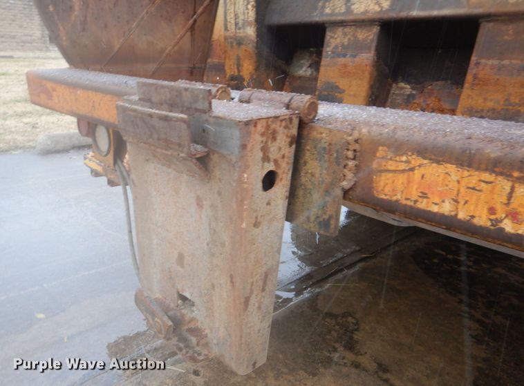 image for item DI2379 1996 International 2554 refuse truck