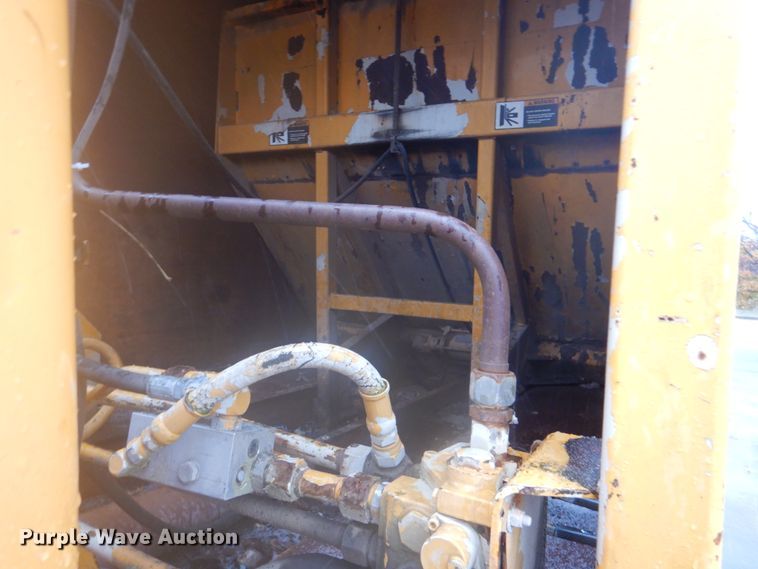 image for item DI2379 1996 International 2554 refuse truck